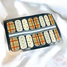 Load image into Gallery viewer, Astrid Nail Wrap