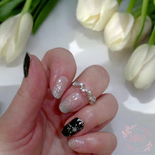 Load image into Gallery viewer, Mae Nail Wrap