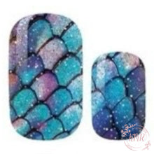 Load image into Gallery viewer, Sereneity Nail Wrap
