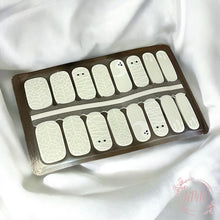 Load image into Gallery viewer, Lilibet Nail Wrap
