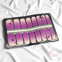 Load image into Gallery viewer, Lydia Nail Wrap
