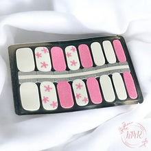 Load image into Gallery viewer, Jules Nail Wrap
